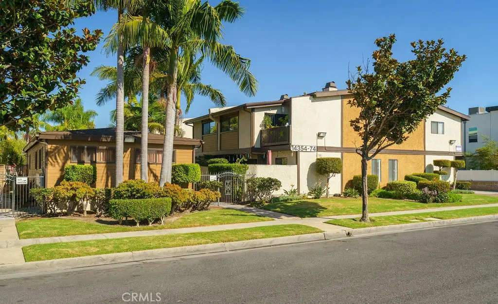 14364 Yukon Avenue 11, Hawthorne, CA — listing photo 1