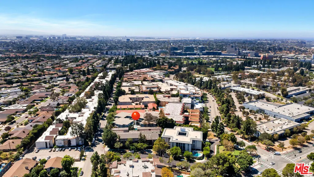 Condominium for rent at 5901 Canterbury Drive 21, Culver City, CA featuring 2 beds and 1 bath
