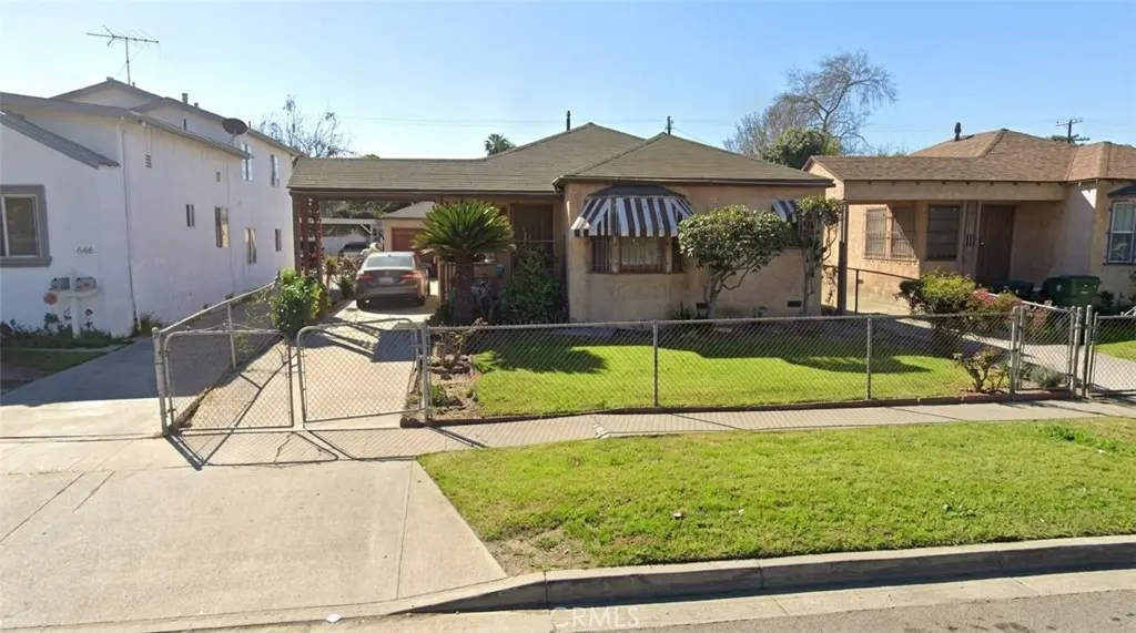 Duplex for sale at 640 E 81st, Los Angeles, CA featuring 3 beds and 2 baths