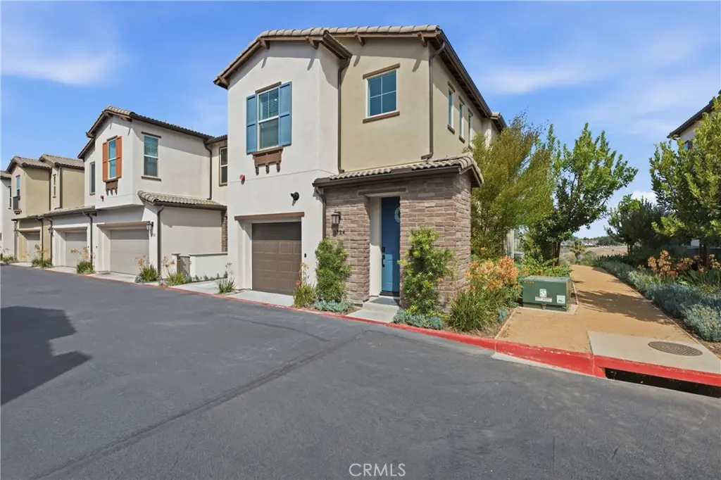 Condominium for sale at 1724 Valley Oak, Oceanside, CA featuring 4 beds and 3 baths