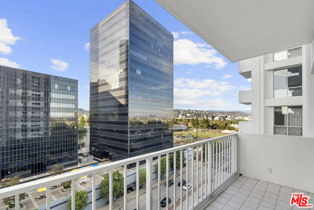 Condominium for sale at 2160 Century Parkway 710, Los Angeles, CA featuring 1 bed and 1 bath