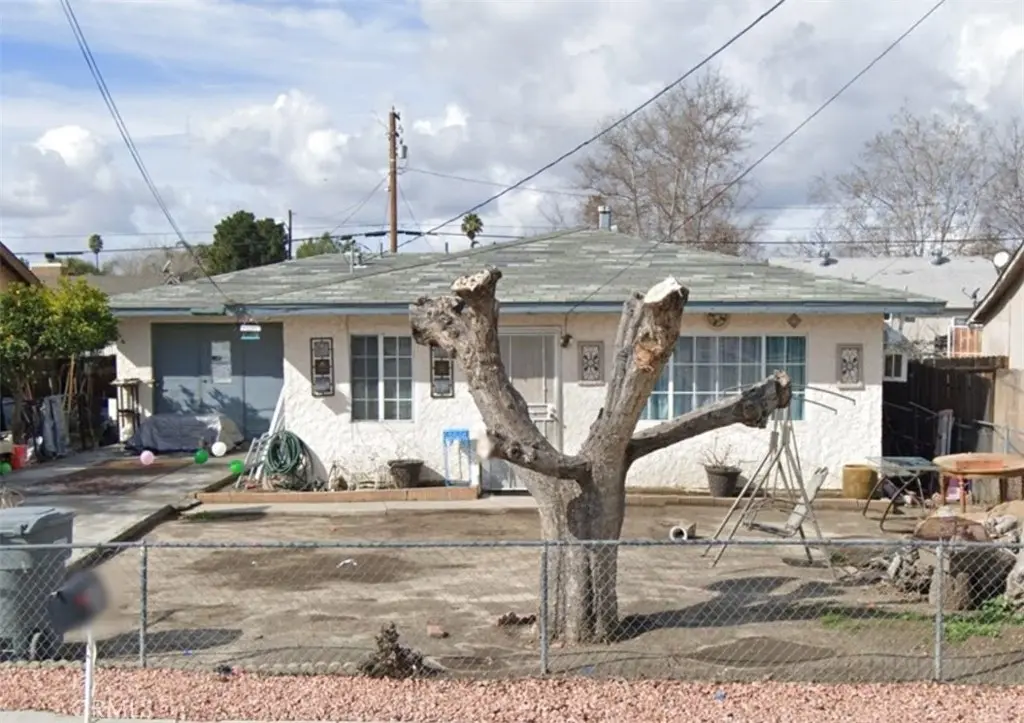 Single Family Residence for rent at 498 S Vernon, San Jacinto, CA featuring 3 beds and 1 bath