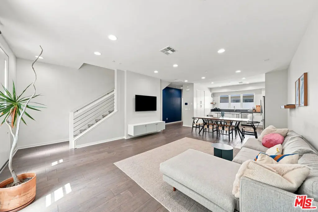 Condominium for rent at 2928 Rowena Avenue 3, Los Angeles, CA featuring 2 beds and 3 baths