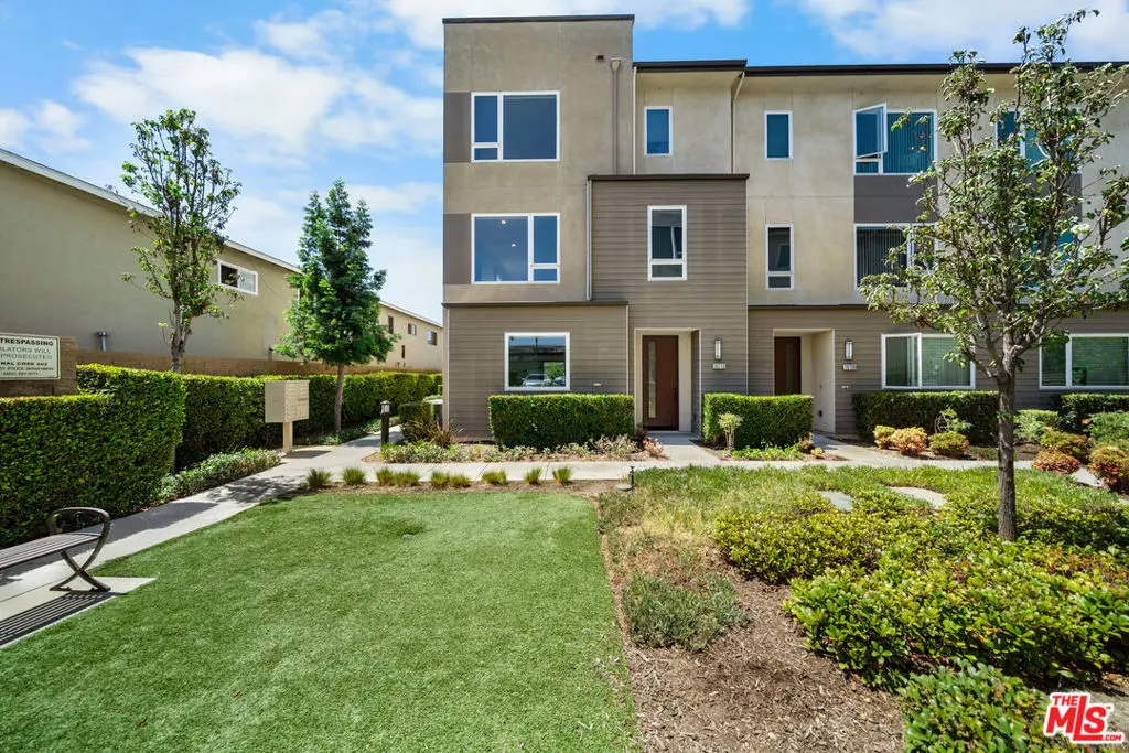 Condominium for rent at 10712 Parrot Avenue, Downey, CA featuring 4 beds and 4 baths