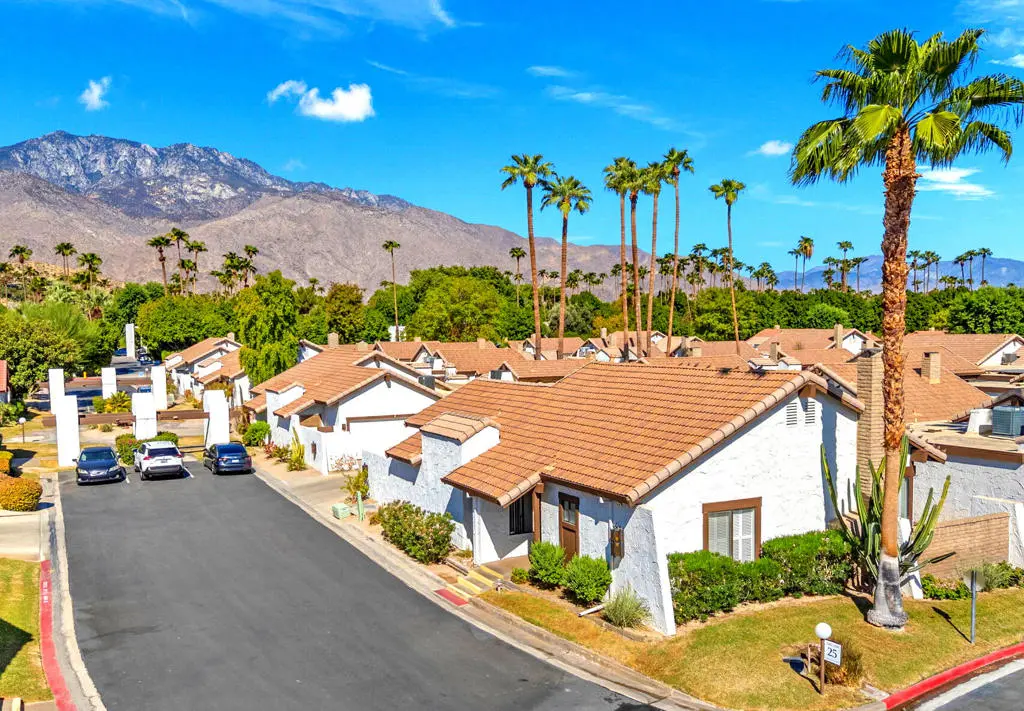 2467 Miramonte Circle W A, Palm Springs, CA — listing photo 1