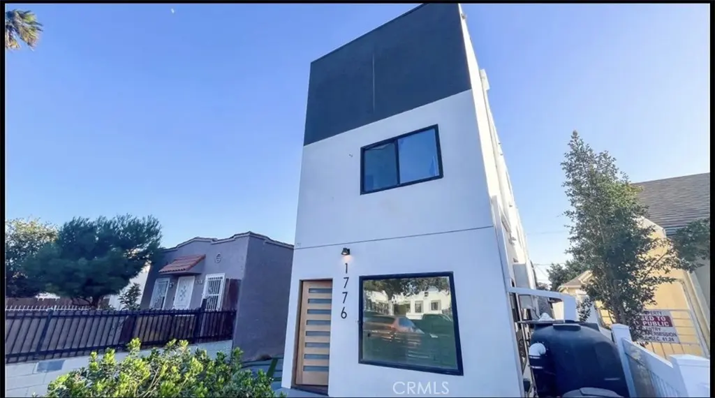 Townhouse for rent at 1776 37th Place, Los Angeles, CA featuring 4 beds and 5 baths