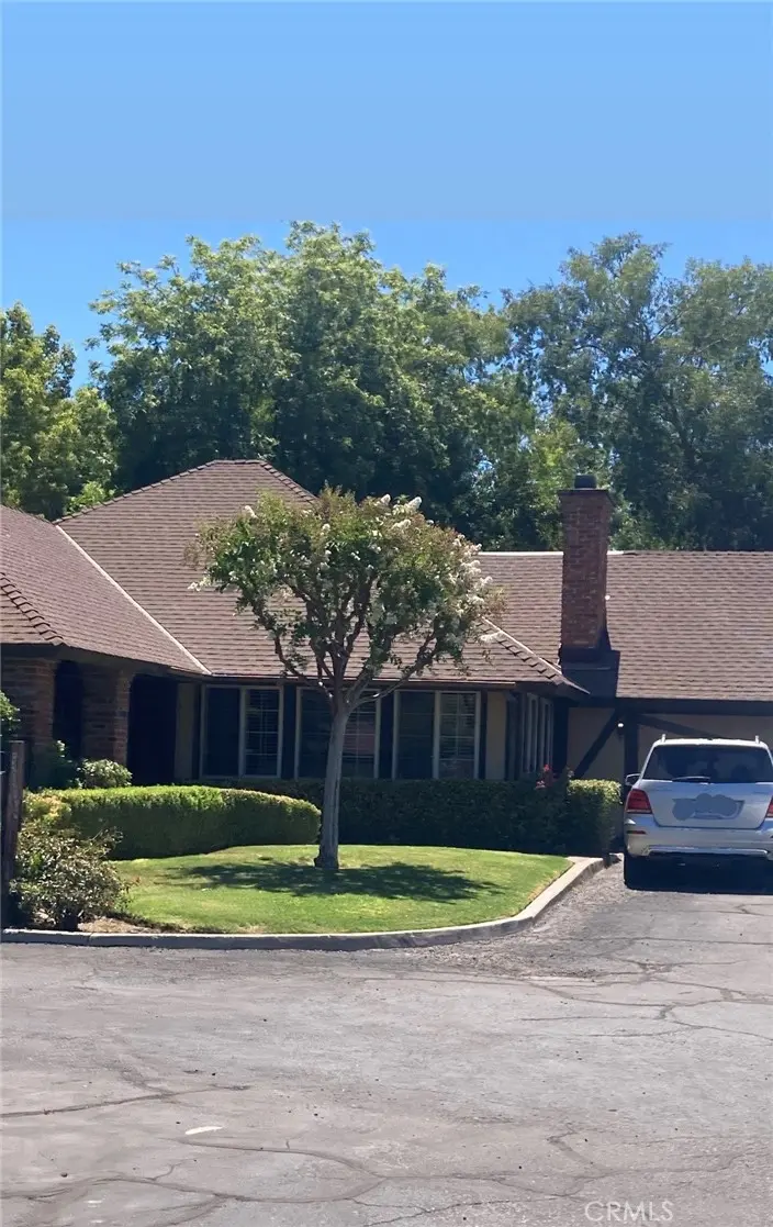 5054 N Forkner 7, Fresno, CA — listing photo 1