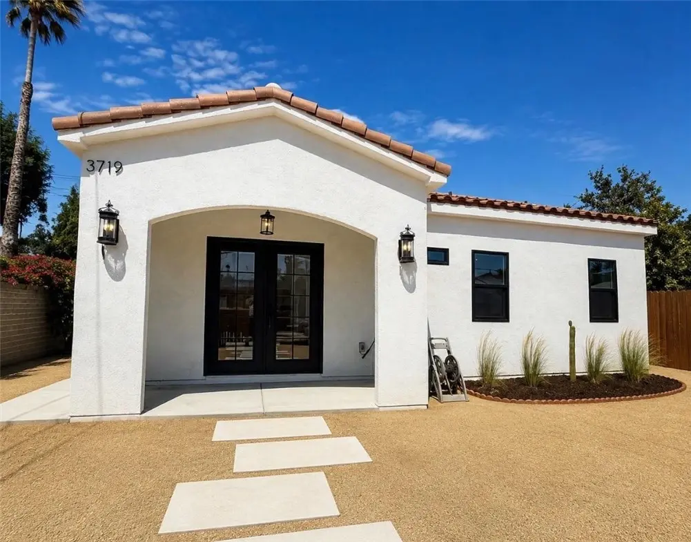 Single Family Residence for rent at 3719 Briscoe, Riverside, CA featuring 2 beds and 2 baths