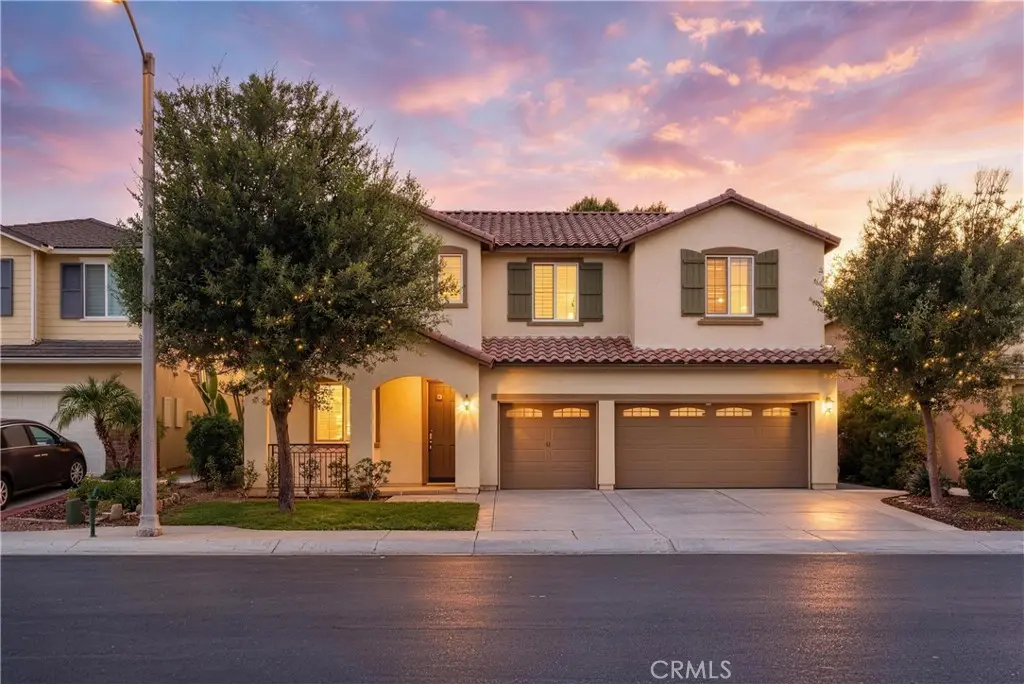 Single Family Residence for sale at 3116 Calle La Paz, Riverside, CA featuring 5 beds and 3 baths