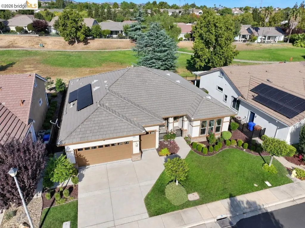 Single Family Residence for sale at 1109 Burghley Ln, Brentwood, CA featuring 2 beds and 3 baths