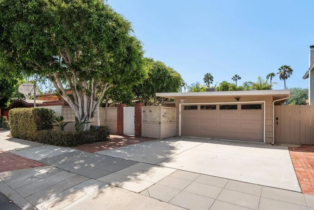 Single Family Residence for rent at 8228 Paseo del Ocaso, La Jolla, CA featuring 3 beds and 3 baths