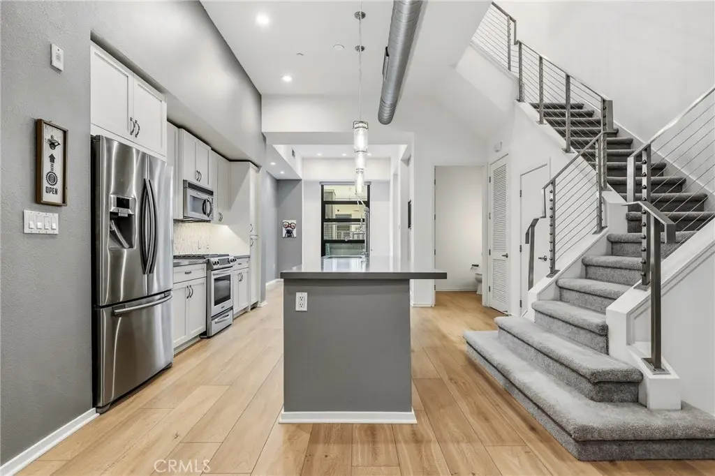 Condominium for sale at 133 The Promenade N 118, Long Beach, CA featuring 2 beds and 3 baths