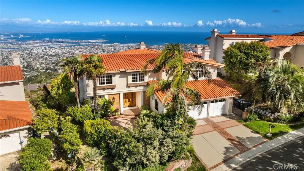 Single Family Residence for rent at 10 Avenue De Azalea, Rancho Palos Verdes, CA featuring 4 beds and 4 baths