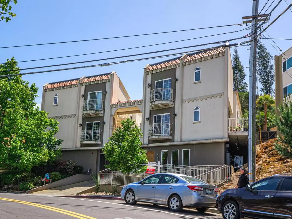 2139 Carlmont Drive, Belmont, CA — listing photo 1