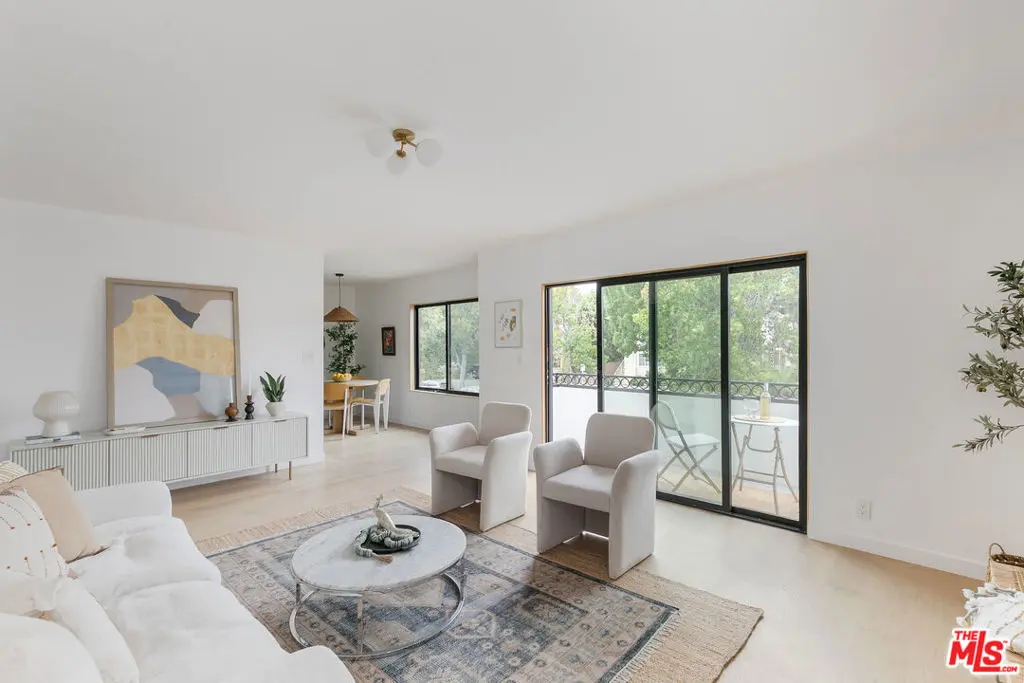 Condominium for sale at 4412 Finley Avenue 5, Los Angeles, CA featuring 2 beds and 2 baths