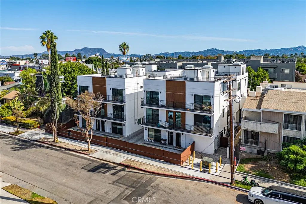 Apartment for sale at 11810 Gilmore, Los Angeles, CA