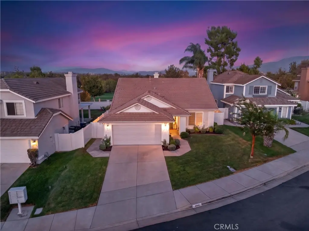 Single Family Residence for sale at 43186 Corte Tolosa, Temecula, CA featuring 3 beds and 2 baths