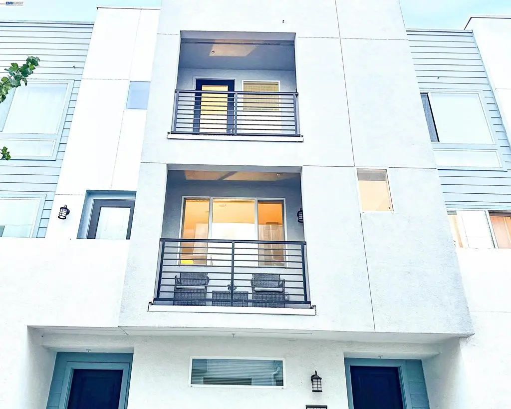 Townhouse for sale at 600 Apricot Way, San Jose, CA featuring 3 beds and 3 baths