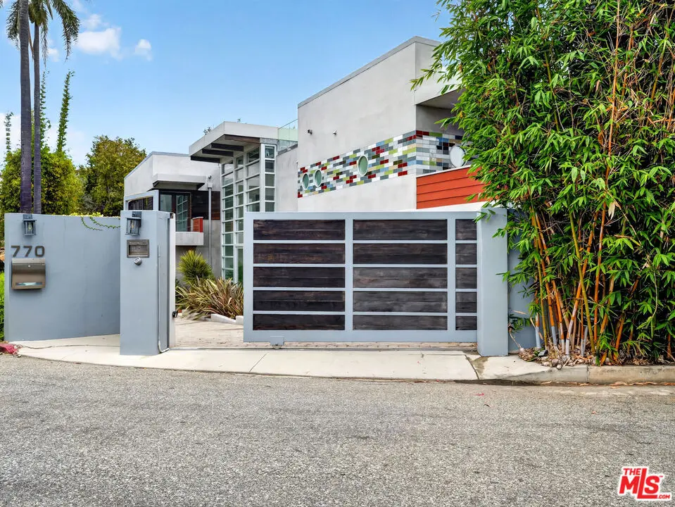 Single Family Residence for rent at 770 Paseo Miramar, Los Angeles, CA featuring 7 beds and 7 baths