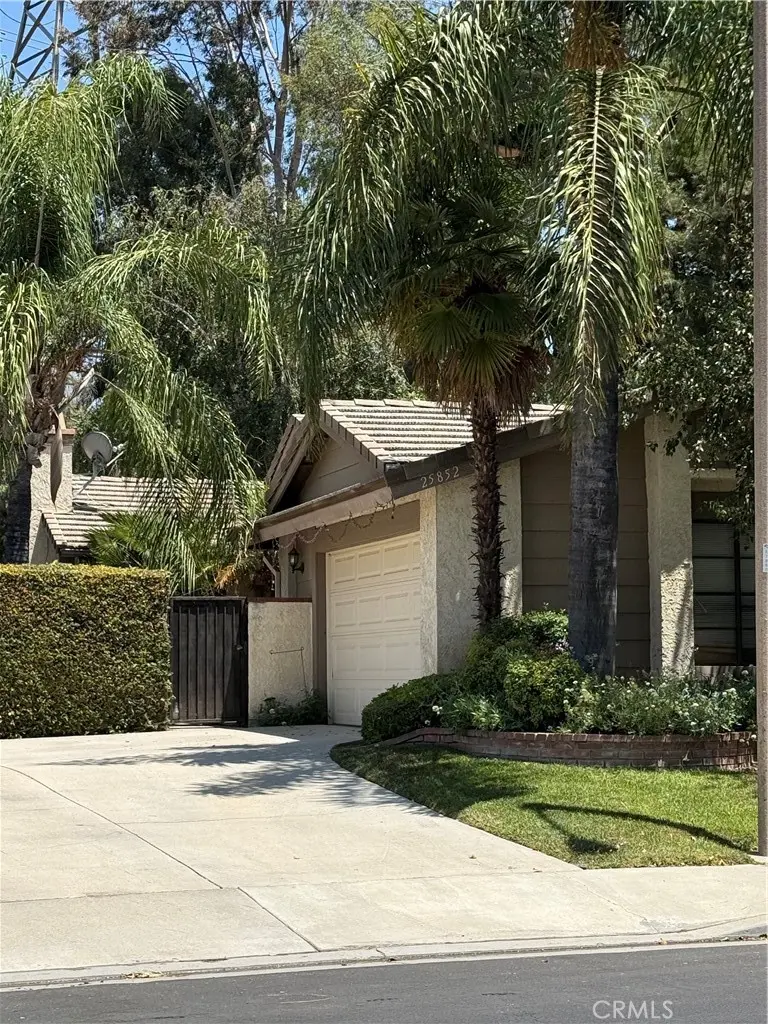 25852 Estaban, Valencia, CA — listing photo 1