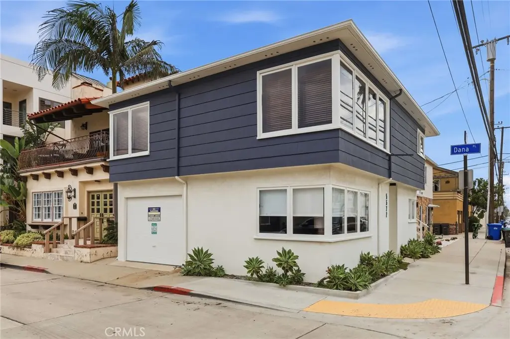 Duplex for sale at 5577 E Ocean, Long Beach, CA