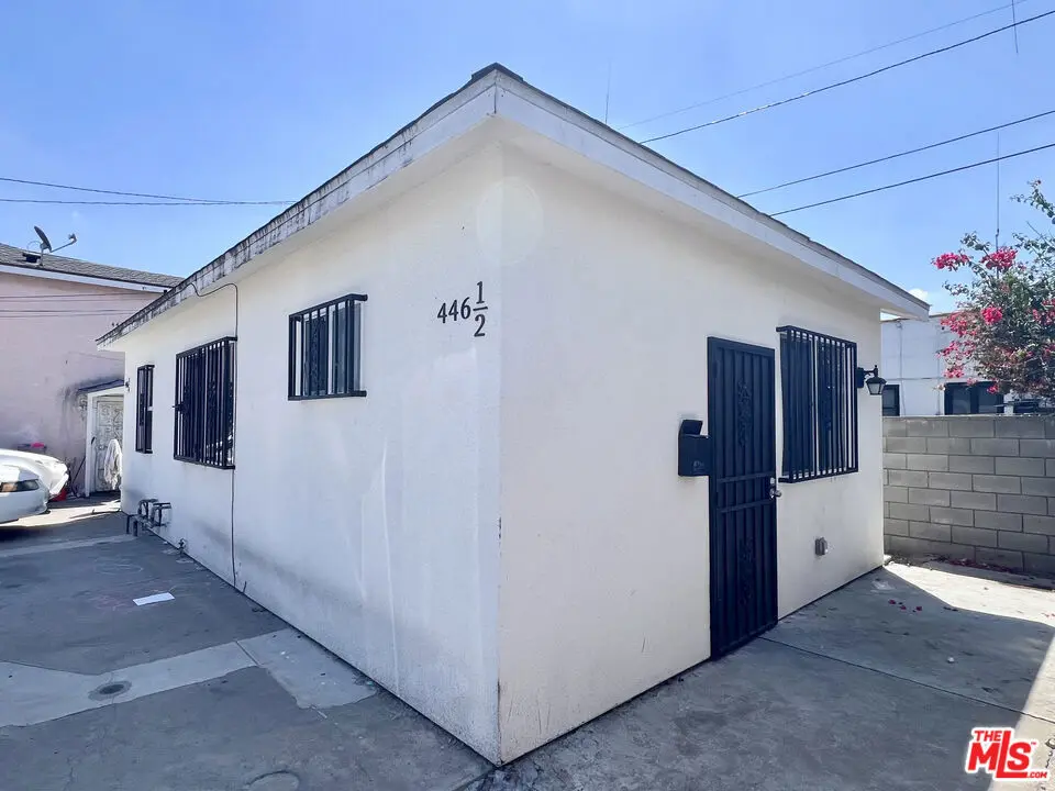 Apartment for rent at 446 W 88th Street 1/2, Los Angeles, CA featuring 1 bed and 1 bath