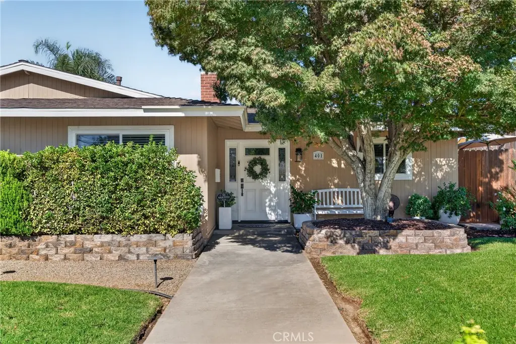 401 Robinhood Lane, Redlands, CA — listing photo 1
