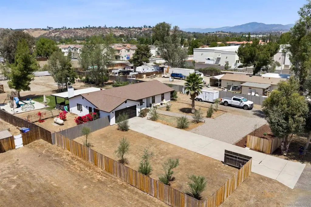 1922 Vermont, Ramona, CA — listing photo 1