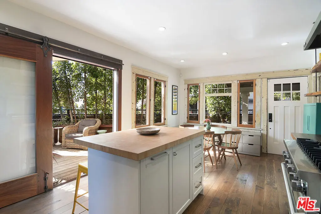 1130 Electric Avenue, Venice, CA — listing photo 1