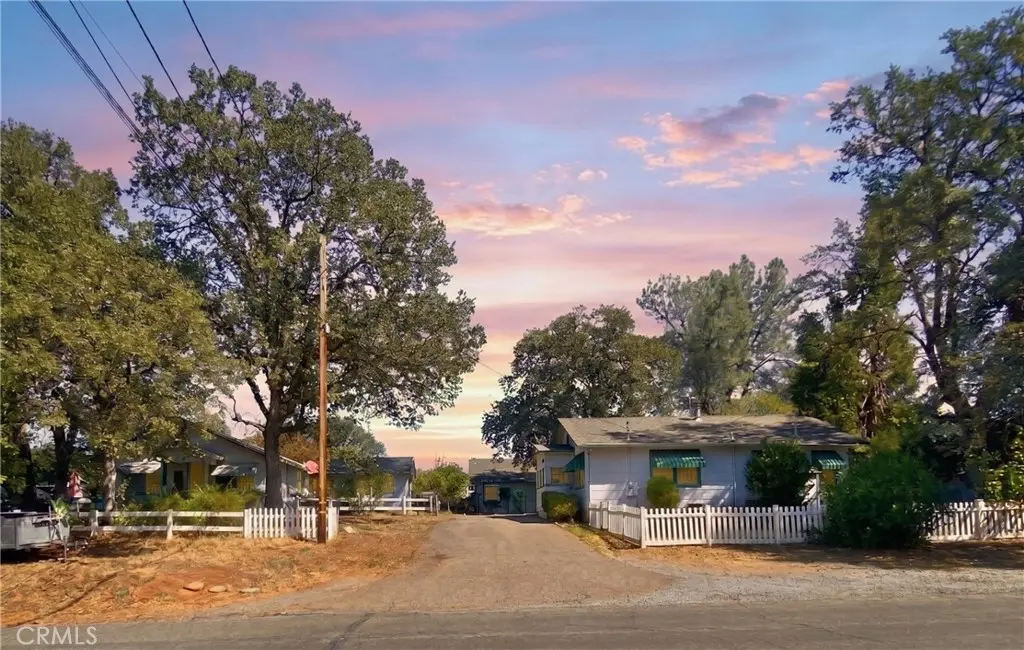 Triplex for sale at 1825 Grand Coulee, Shasta Lake, CA