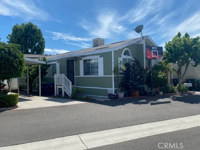 138 E Balboa, Tustin, CA — listing photo 1