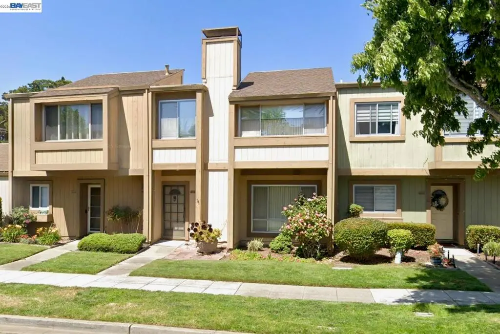Townhouse for sale at 3204 Fiji Ln, Alameda, CA featuring 4 beds and 3 baths