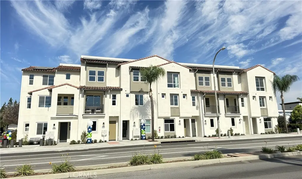 Townhouse for sale at 685 S Brea Boulevard 104, Brea, CA featuring 3 beds and 4 baths