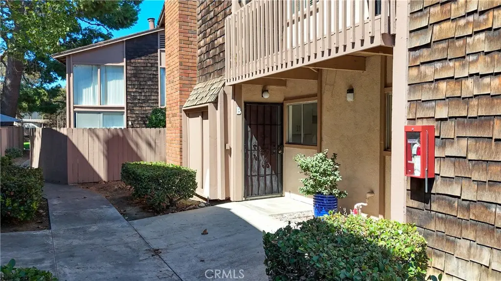 1098 Cabrillo Park B, Santa Ana, CA — listing photo 1