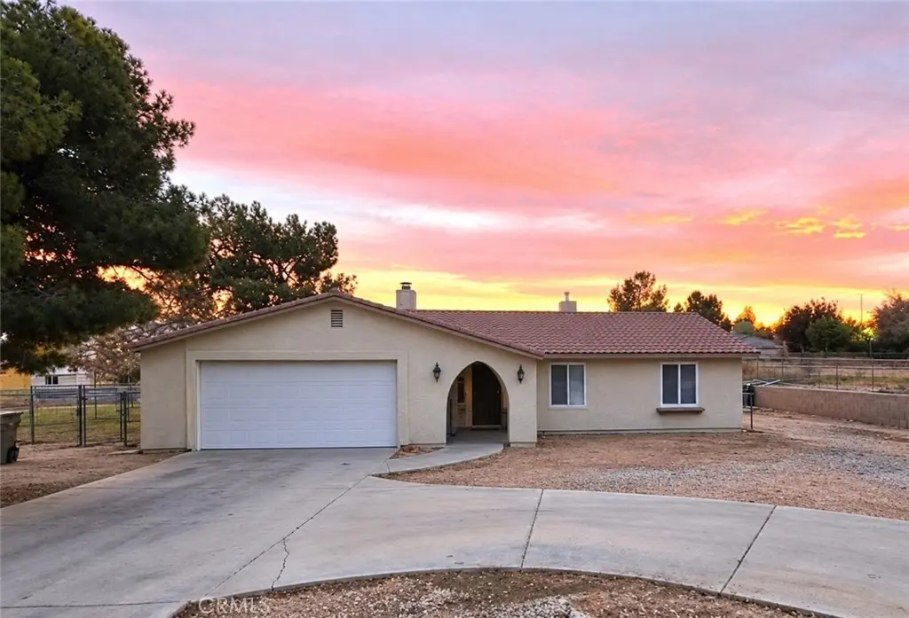 16469 Mesquite, Hesperia, CA — listing photo 1