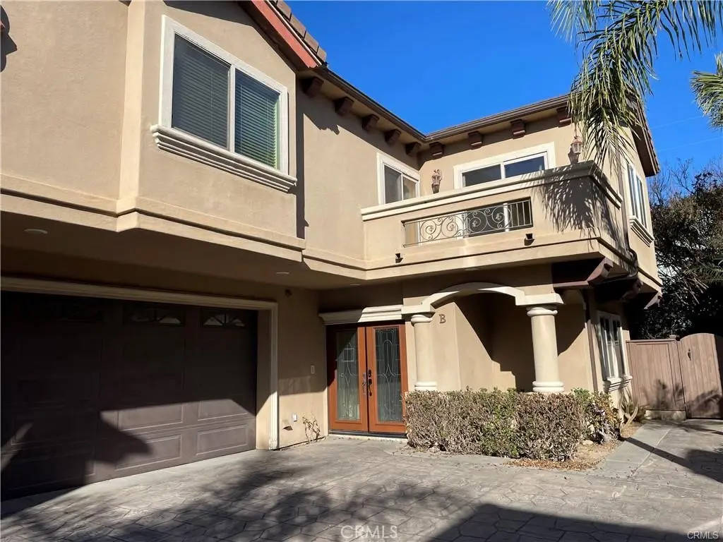 2207 Warfield Avenue B, Redondo Beach, CA — listing photo 1