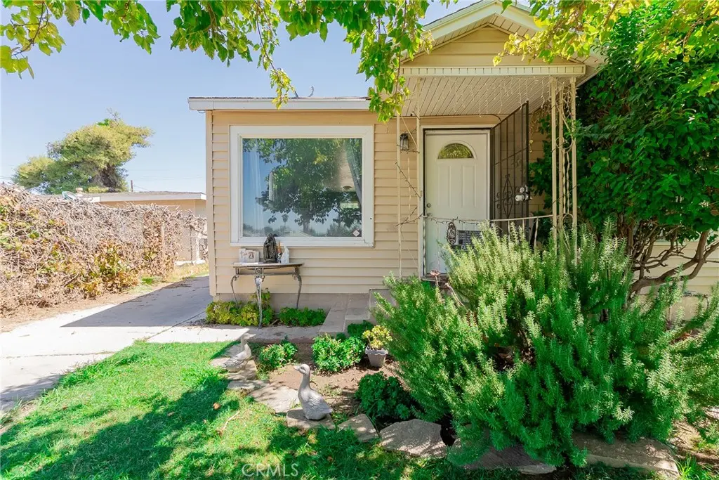1321 Vale, Bakersfield, CA — listing photo 1