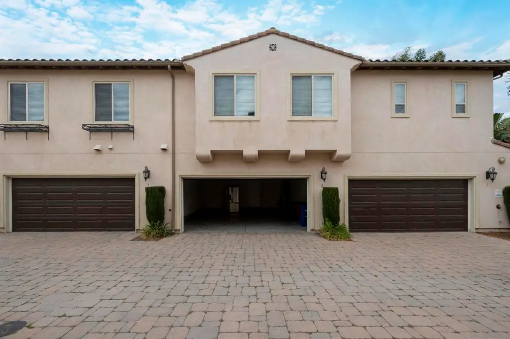 Townhouse for rent at 1802 Talmadge Dr 2, Chula Vista, CA featuring 3 beds and 3 baths