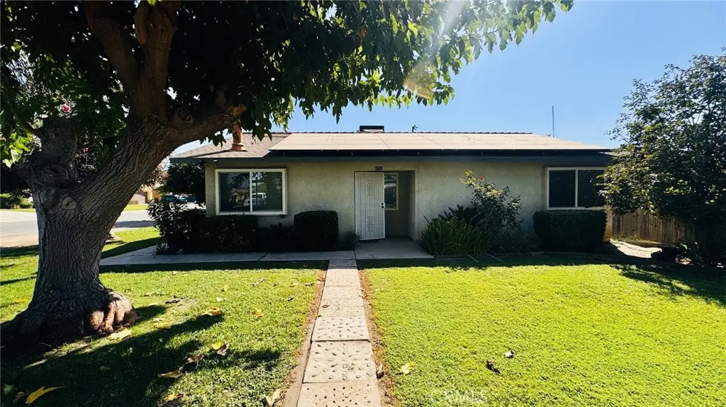 8700 Greenfield Park Drive, Bakersfield, CA — listing photo 1