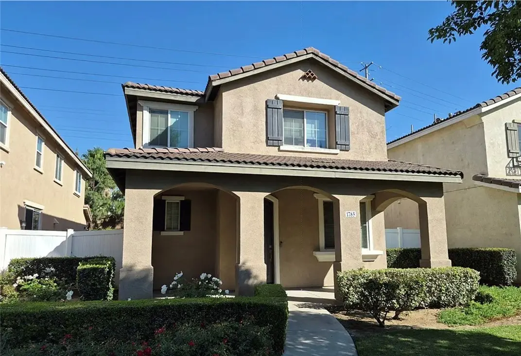Single Family Residence for rent at 1785 Catania Dr, Riverside, CA featuring 4 beds and 3 baths