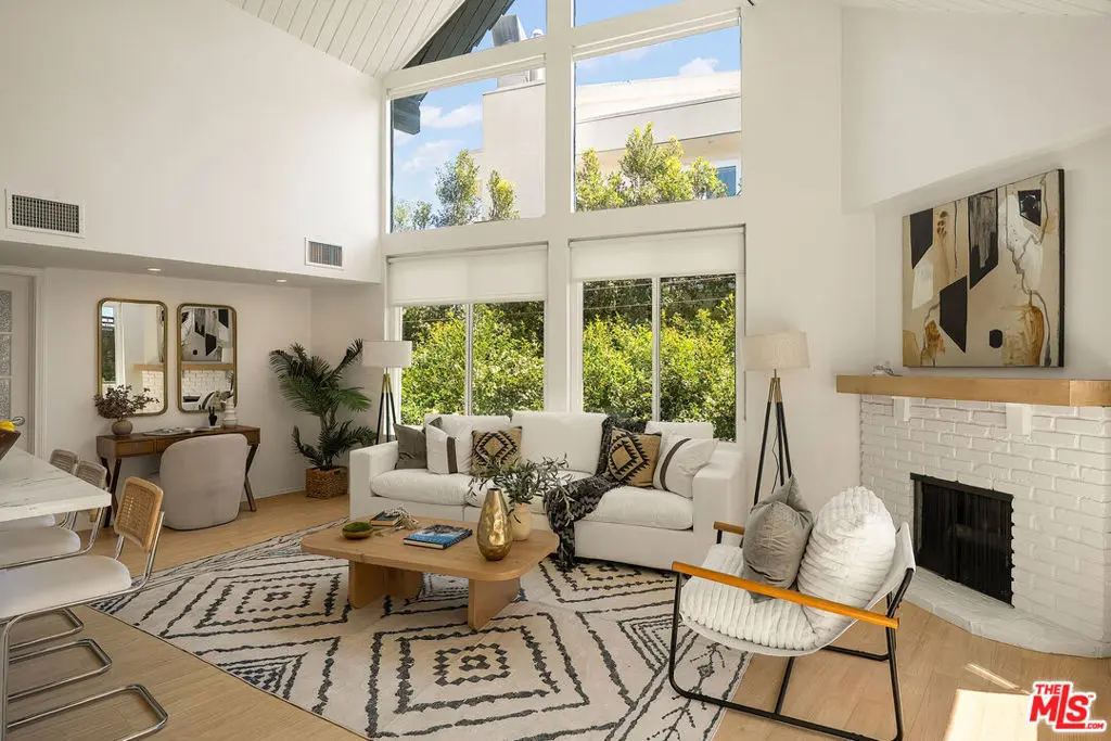 Condominium for sale at 10800 Holman Avenue 6, Los Angeles, CA featuring 2 beds and 2 baths