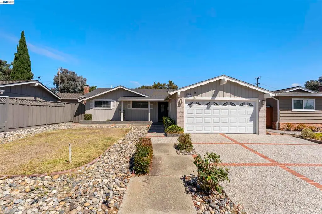 Single Family Residence for sale at 4852 Regents Park Ln, Fremont, CA featuring 3 beds and 2 baths