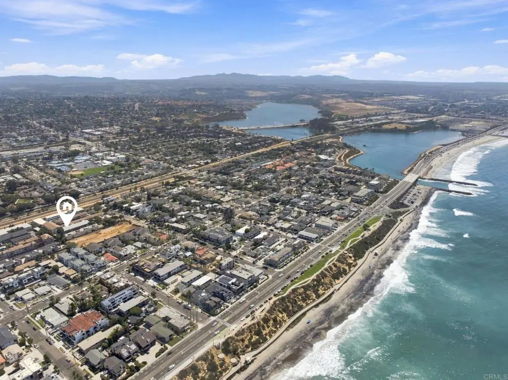 Condominium for sale at 318 Juniper Avenue 10, Carlsbad, CA featuring 2 beds and 1 bath
