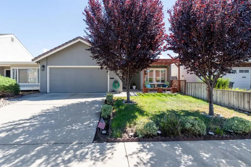 Single Family Residence for sale at 4043 Rennellwood Way, Pleasanton, CA featuring 3 beds and 2 baths
