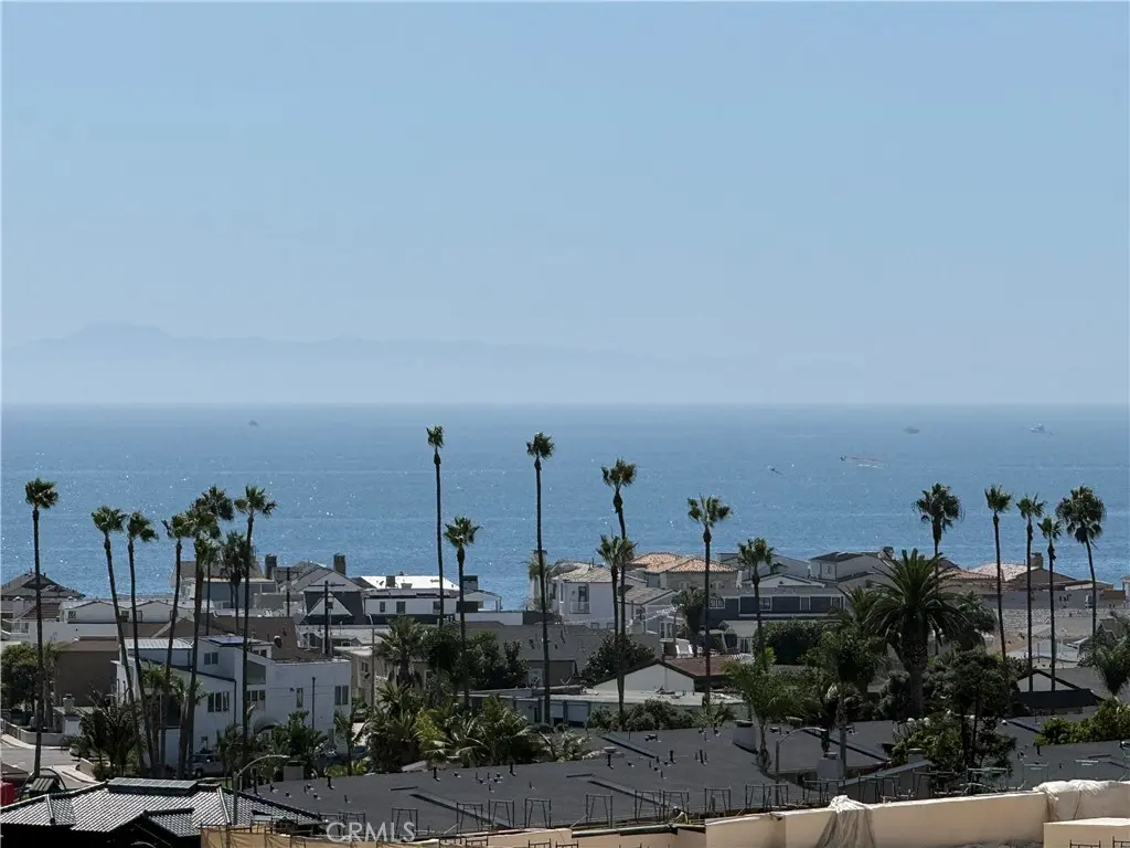 230 Lille Lane 308, Newport Beach, CA — listing photo 1