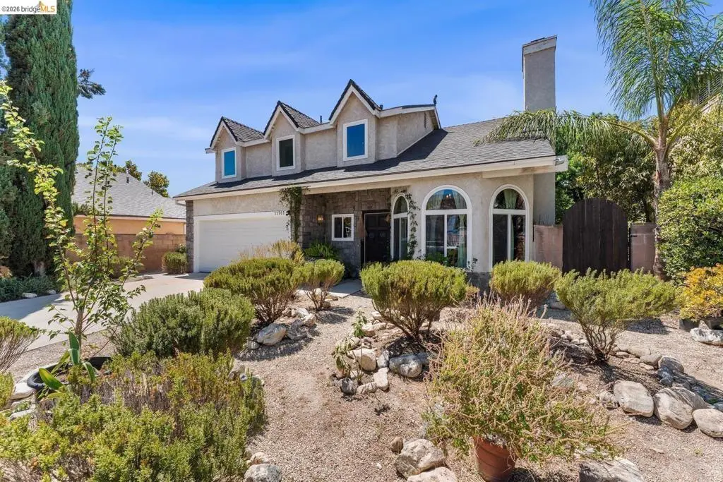 11707 Garrick AVE, Sylmar, CA — listing photo 1