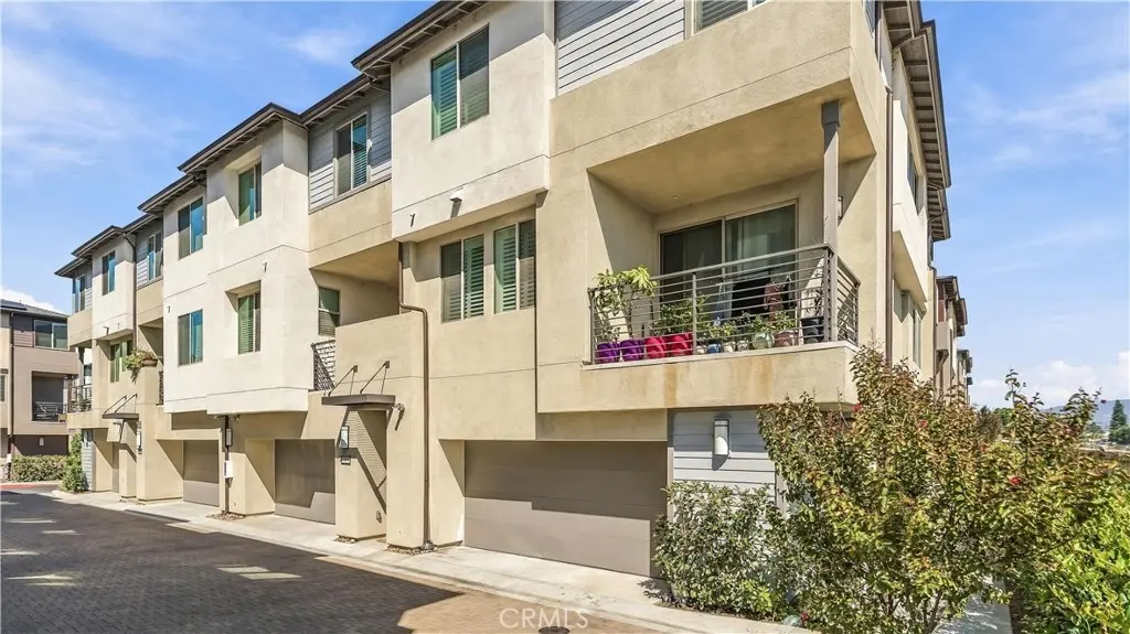 1570 Topeka Avenue 8, Placentia, CA — listing photo 1