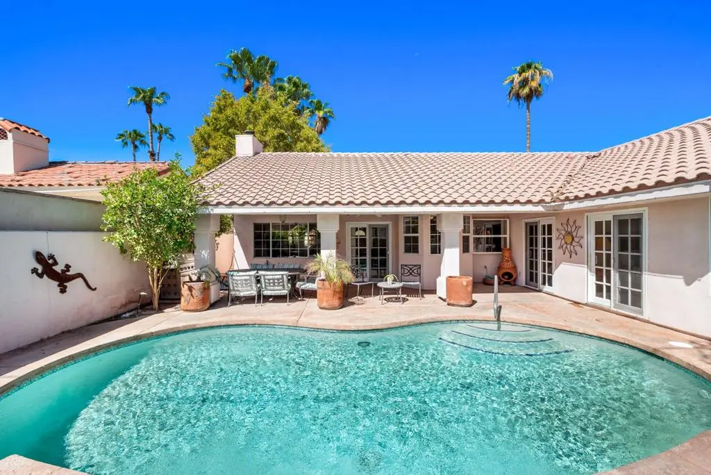 Single Family Residence for sale at 54400 Avenida Carranza, La Quinta, CA featuring 4 beds and 2 baths