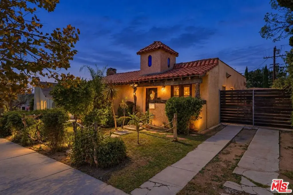Single Family Residence for sale at 1309 Carmona Avenue, Los Angeles, CA featuring 3 beds and 2 baths