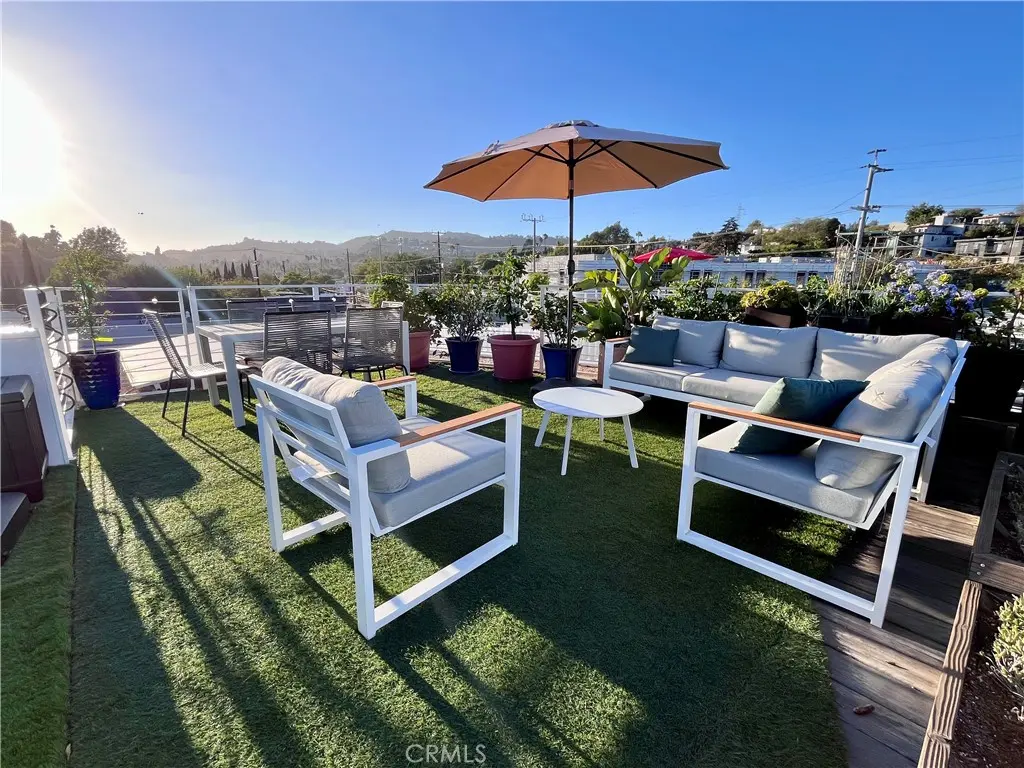 Single Family Residence for rent at 2848 Buzz Court, Los Angeles, CA featuring 3 beds and 3 baths
